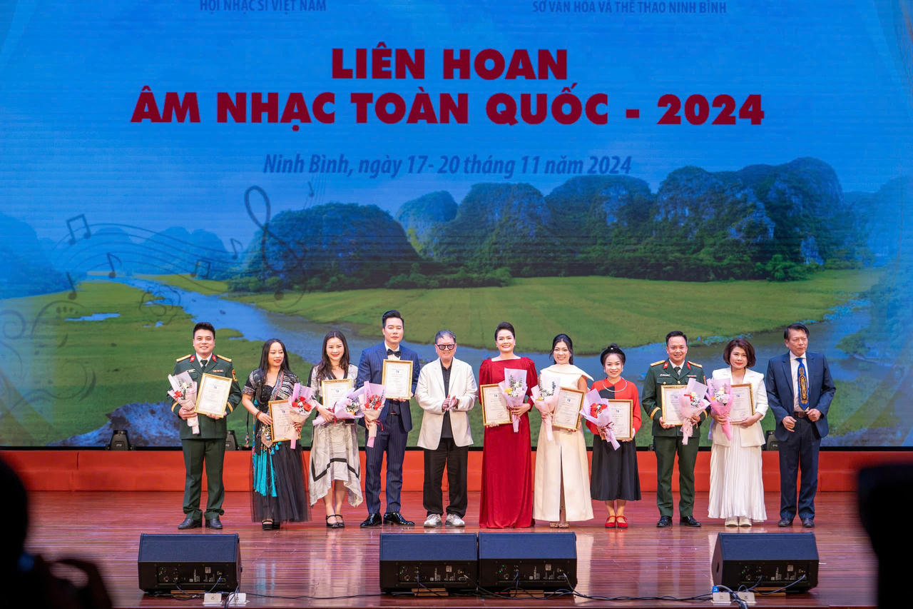 Bế mạc hội diễn nghệ thuật quần chúng Hội tụ sông Hồng