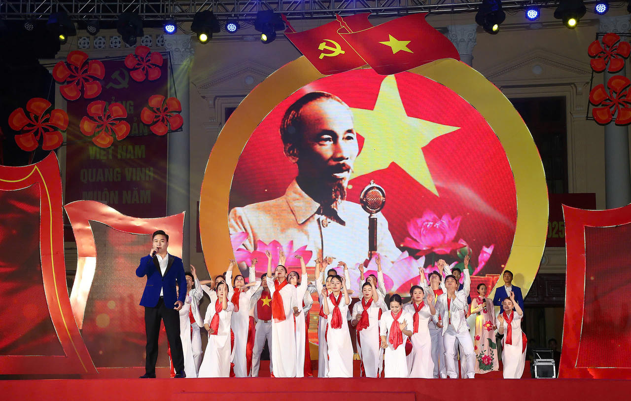 Nhiều hoạt động văn hoá, nghệ thuật chào mừng kỷ niệm 95 năm ngày thành lập Đảng Cộng sản Việt Nam tại Hải Phòng