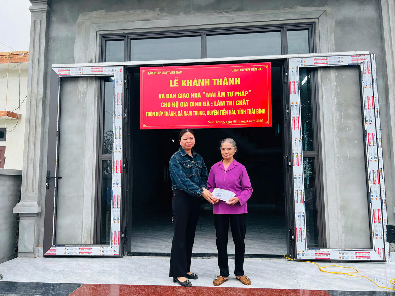 Báo Pháp luật Việt Nam trao “Mái ấm Tư pháp" tại huyện Tiền Hải, Thái Bình