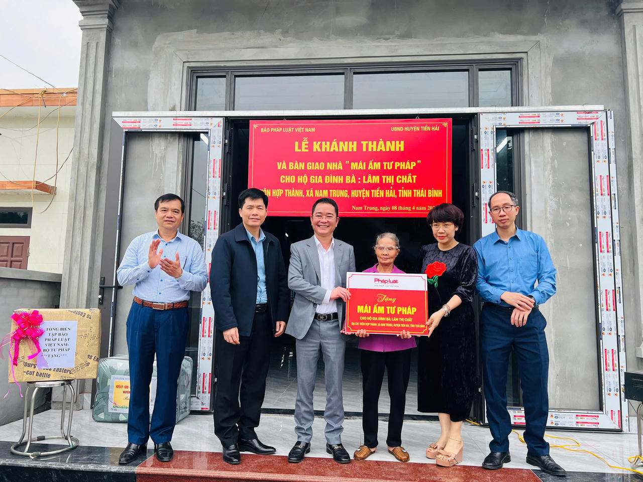 Báo Pháp luật Việt Nam trao “Mái ấm Tư pháp" tại huyện Tiền Hải, Thái Bình