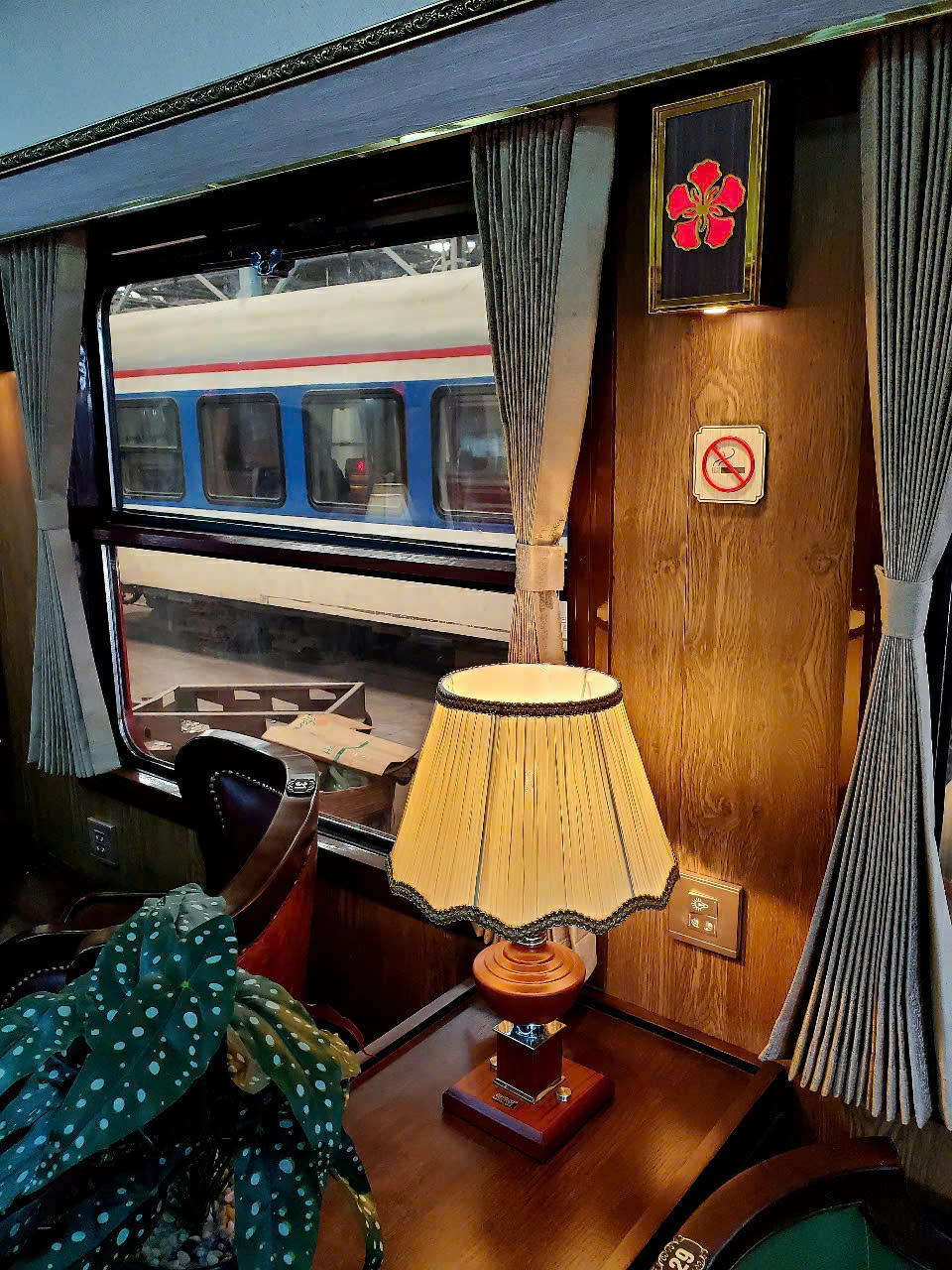 Tàu “Hoa Phượng Đỏ” – Biểu tượng mới cho hành trình văn minh, hiện đại trên tuyến Hà Nội – Hải Phòng