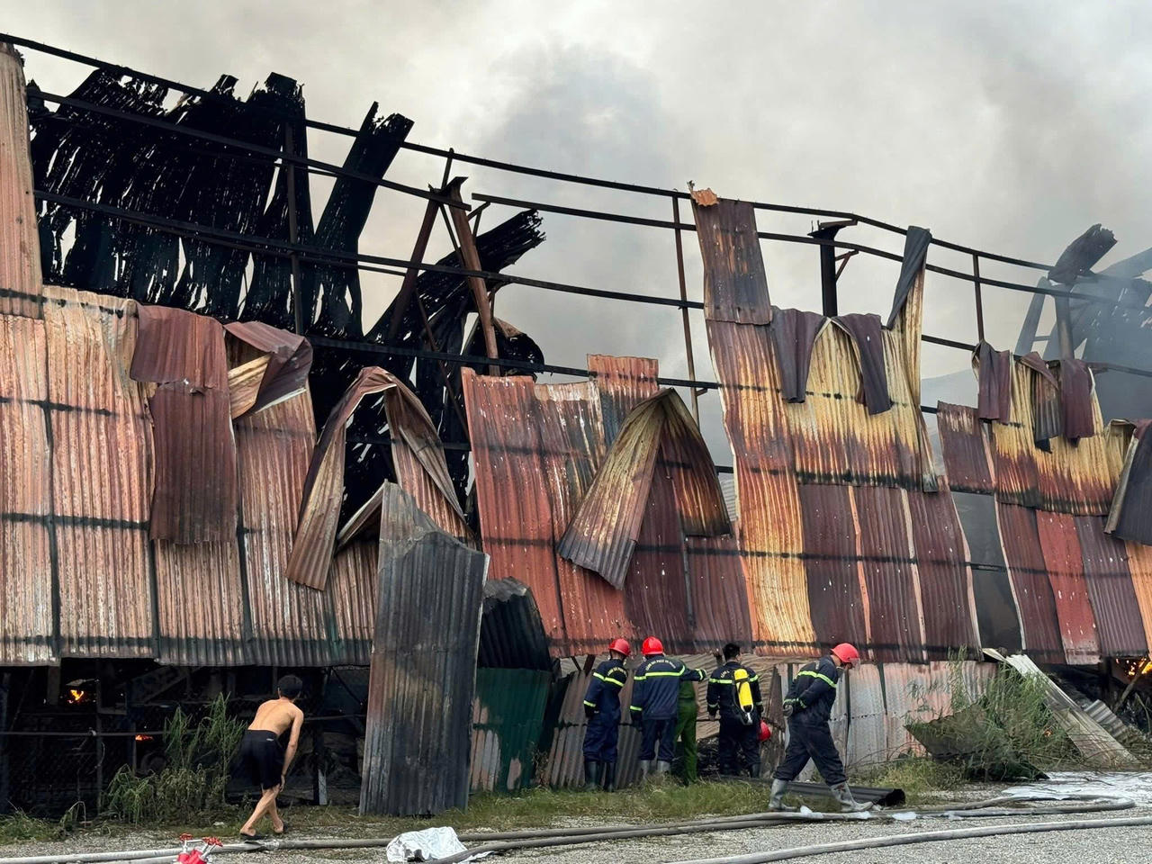 Cháy xưởng tái chế kim loại, 4 người tử vong