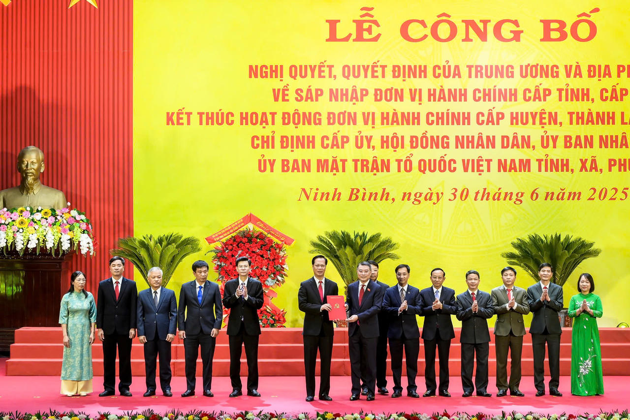 Trưởng Ban Tổ chức Trung ương Lê Minh Hưng dự Lễ công bố Nghị quyết, Quyết định về sáp nhập đơn vị hành chính tỉnh Ninh Bình