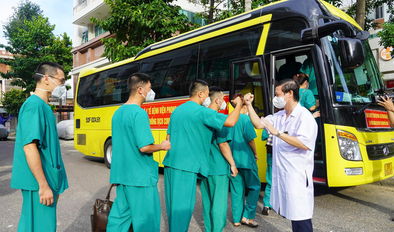 Bệnh viện Phong - Da liễu Trung ương Quy Hòa chi viện TP HCM chống dịch