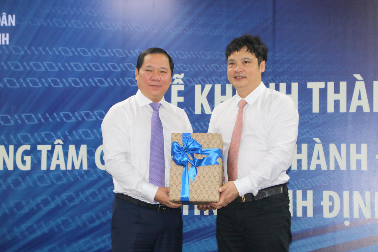 Khai trương Trung tâm Giám sát, điều hành đô thị thông minh tỉnh Bình Định