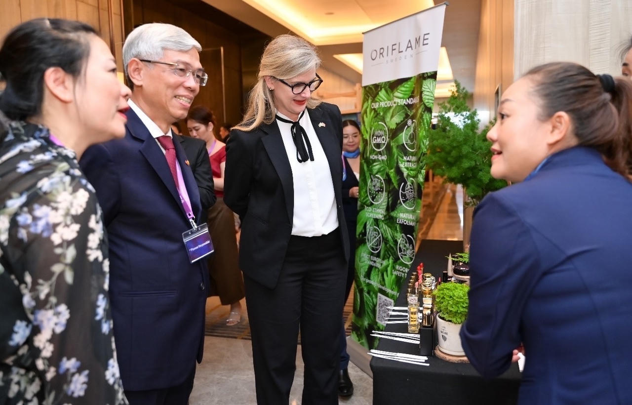 Oriflame - Tôn trọng pháp luật, con người để xây dựng thương hiệu phát triển bền vững