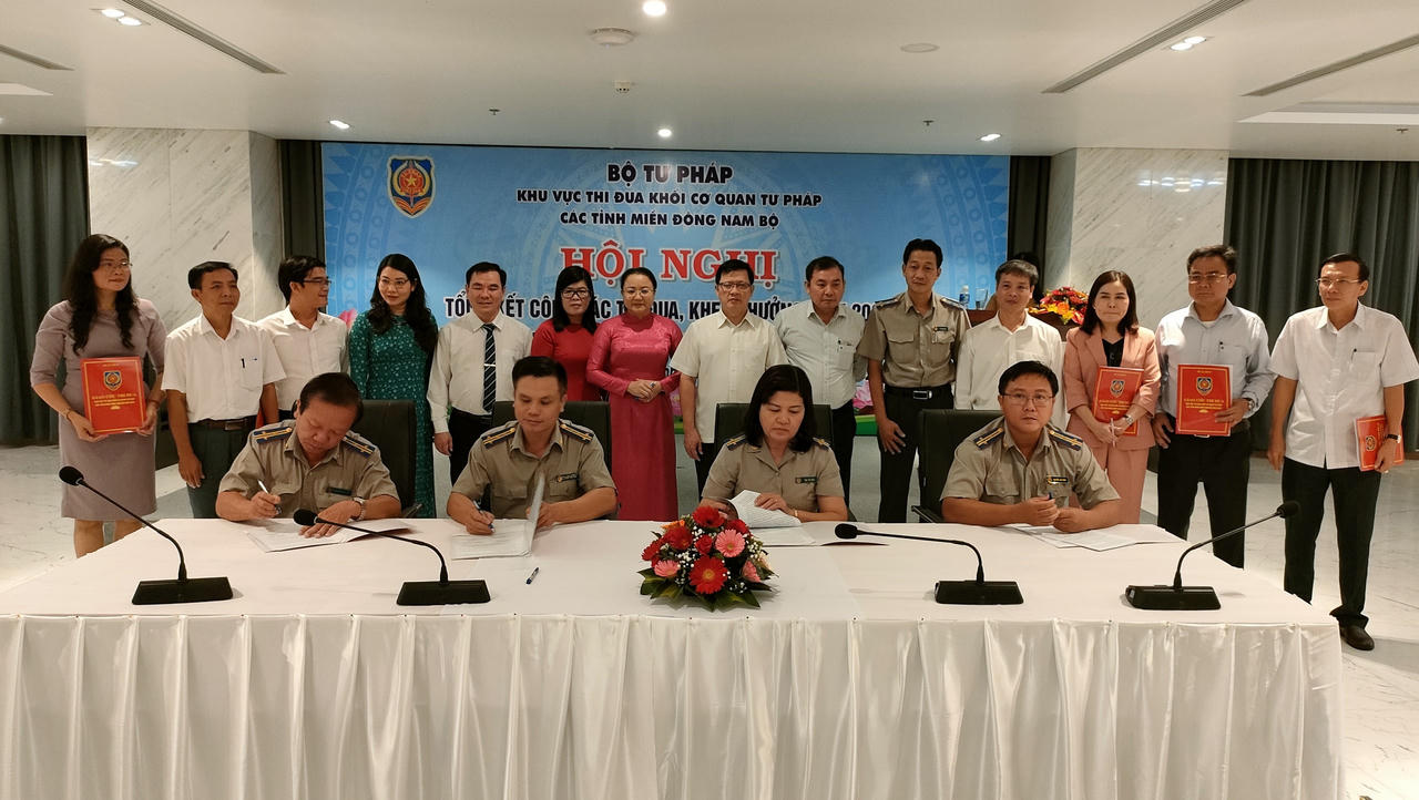 Tổng kết công tác thi đua, khen thưởng Khu vực khối cơ quan Tư pháp các tỉnh miền Đông Nam bộ