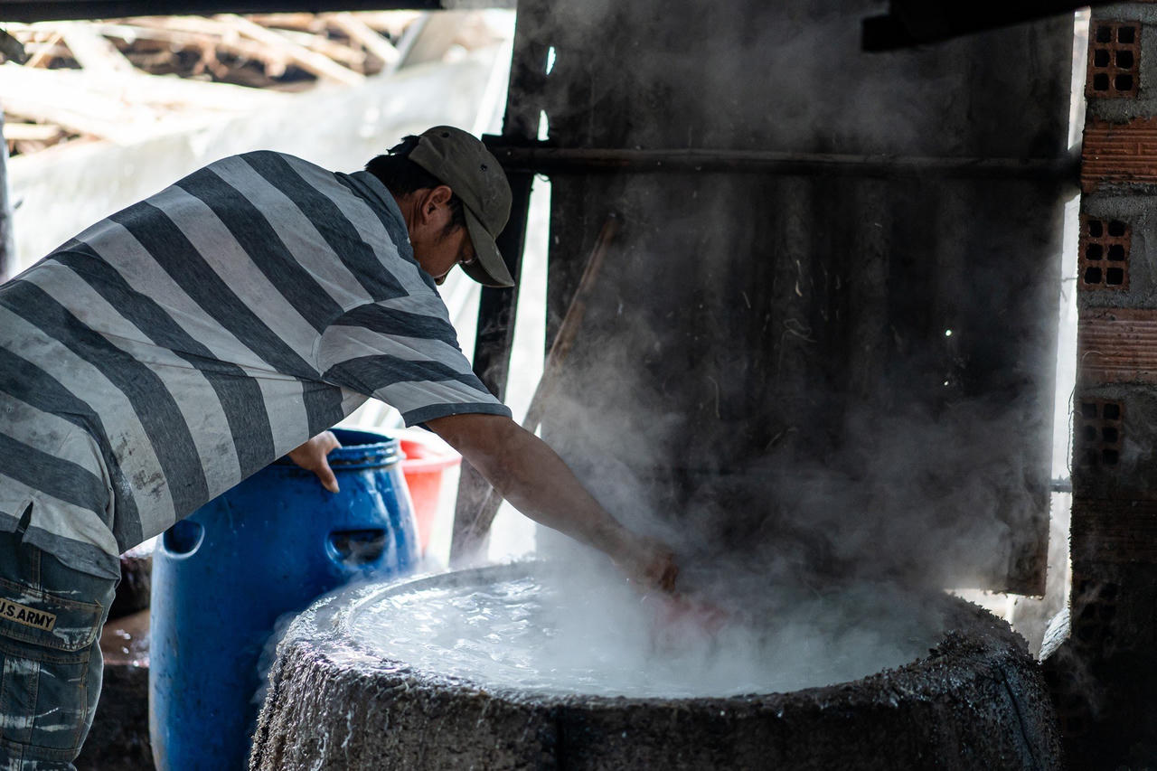 Thăm làng bánh, bún “tiến vua” bên bờ sông Kôn
