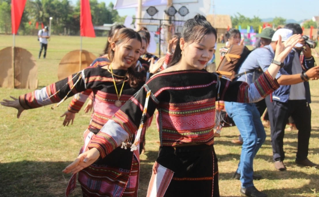 Giữ gìn bản sắc văn hóa truyền thống của đồng bào các dân tộc thiểu số ở Bình Định