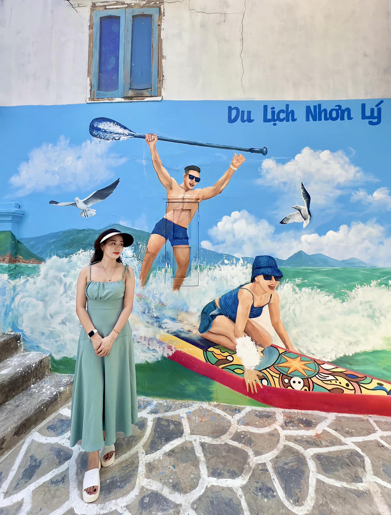 Đường tranh bích họa ở làng chài cổ Nhơn Lý hút khách du lịch