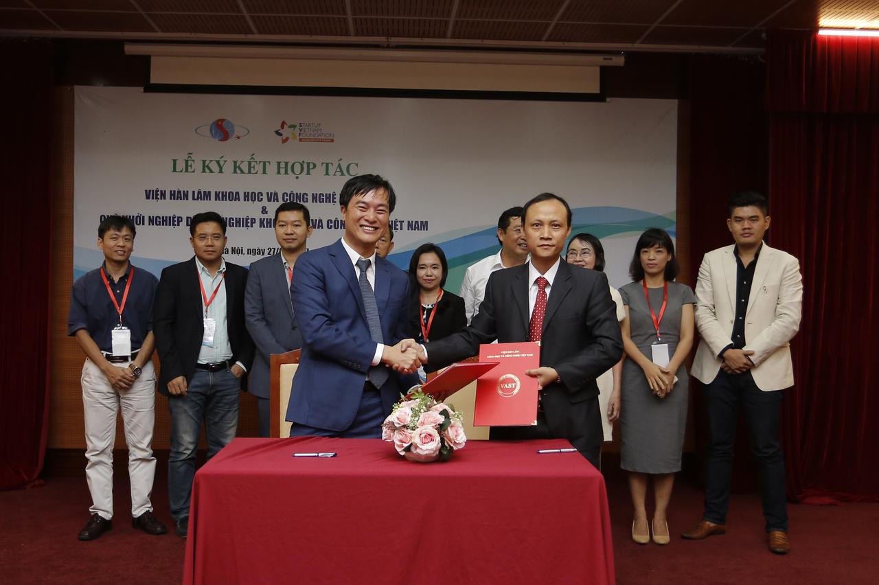 Viện Hàn Lâm Khoa học Việt Nam ký kết hợp tác kết nối đầu tư, phát triển khoa học