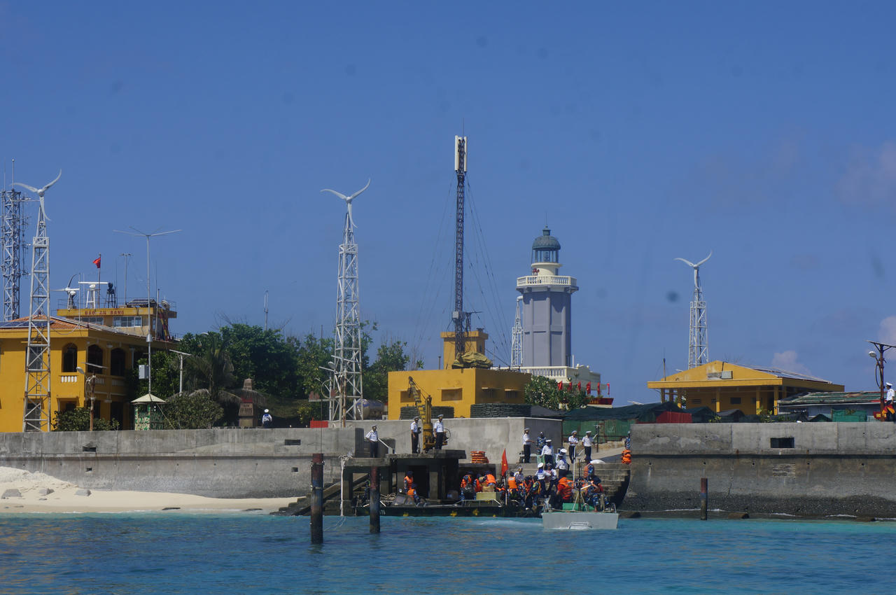 Chuyện người 'giữ mắt' dẫn lối cho những con tàu ở Trường Sa