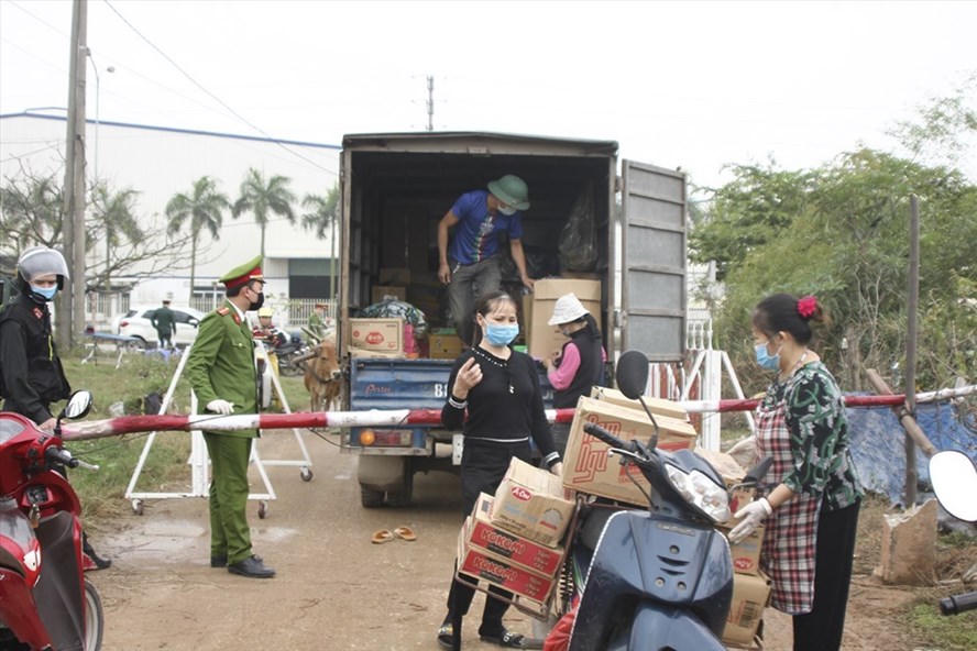Người chăn nuôi Sơn Lôi "đứng ngồi không yên" vì dịch Covid-19