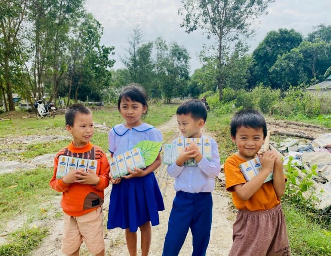 Vinamilk đồng hành cùng Cặp lá yêu thương ‘Trao cơ hội đi học, cho cơ hội đổi đời’ - ảnh 4