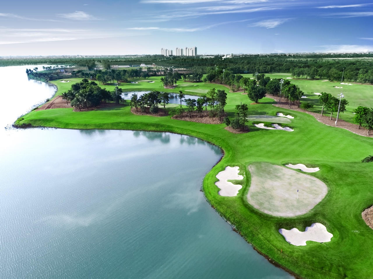 Hơn Một Triệu Bông Hồng Nở Hoa Rực Rỡ Khắp Ecopark