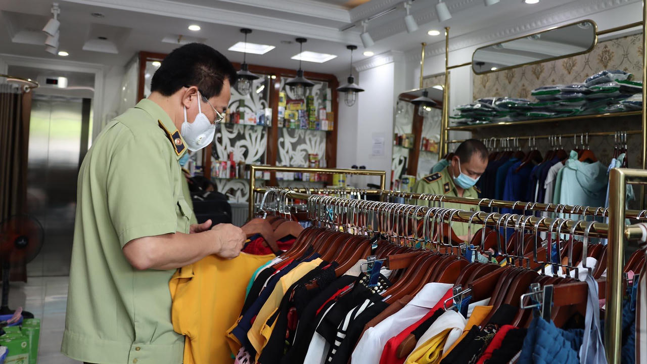 Tấn công 8 tụ điểm tập kết, livestream bán hàng không rõ nguồn gốc liên tỉnh Hà Nội, Hưng Yên