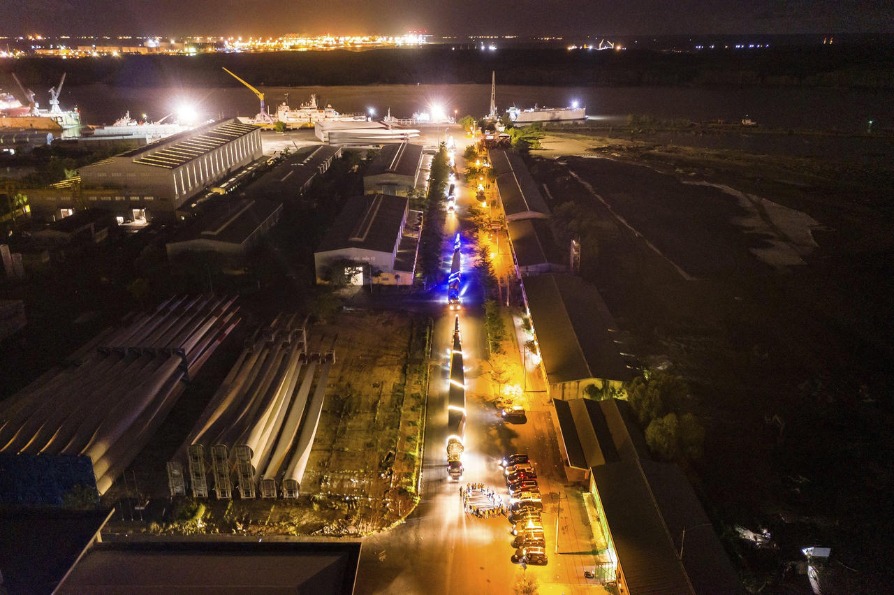 Hành trình gian nan của đoàn siêu trường, siêu trọng khi thực hiện dự án điện gió