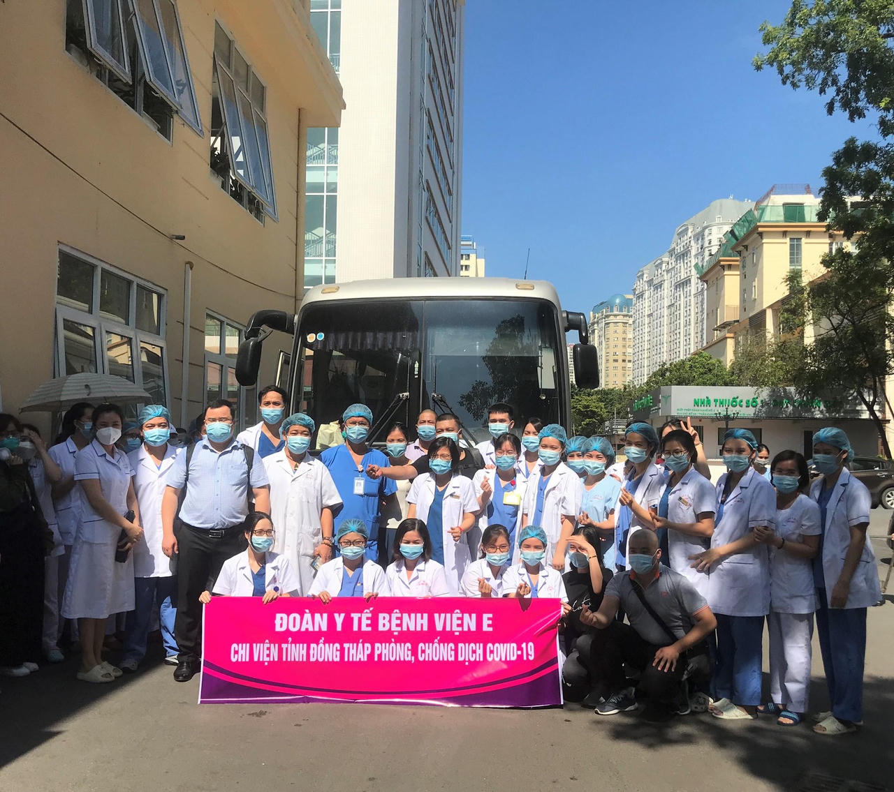 Sữa Cô Gái Hà Lan theo hành trang các y bác sĩ vào miền Nam chống dịch