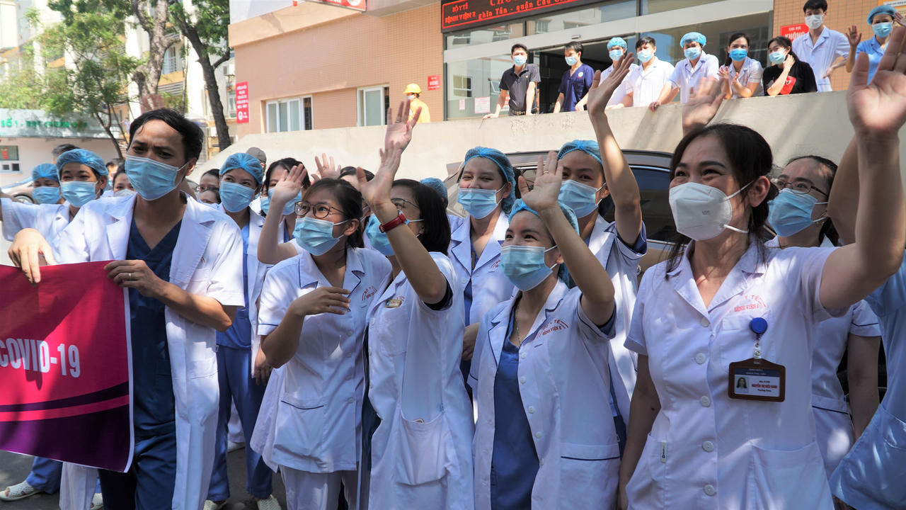 Sữa Cô Gái Hà Lan theo hành trang các y bác sĩ vào miền Nam chống dịch