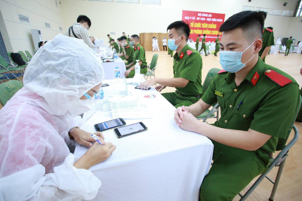 Vietjet chở gần 1.000 cán bộ, chiến sĩ công an vào các tỉnh phía Nam hỗ trợ chống dịch