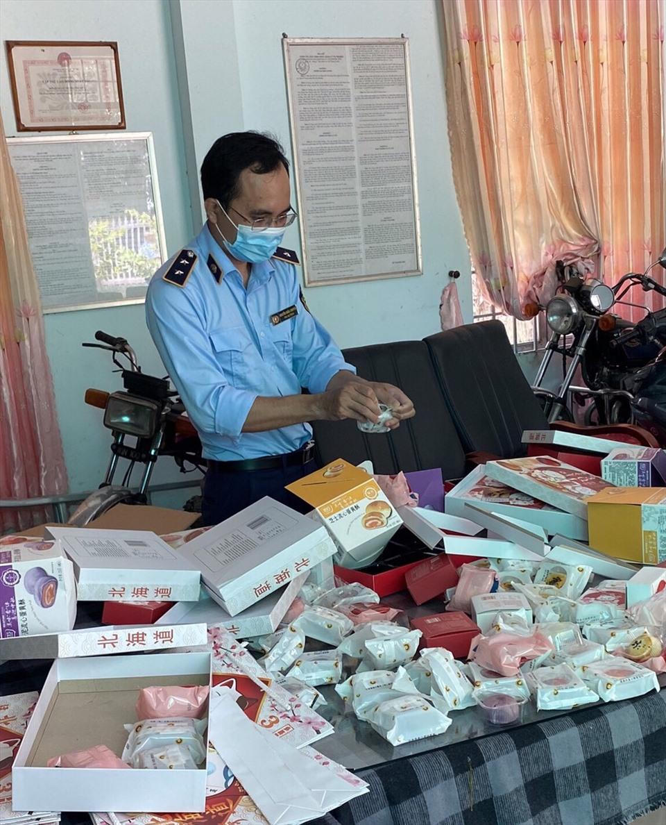 Liên tiếp phát hiện số lượng lớn bánh trung thu không rõ nguồn gốc, xuất xứ