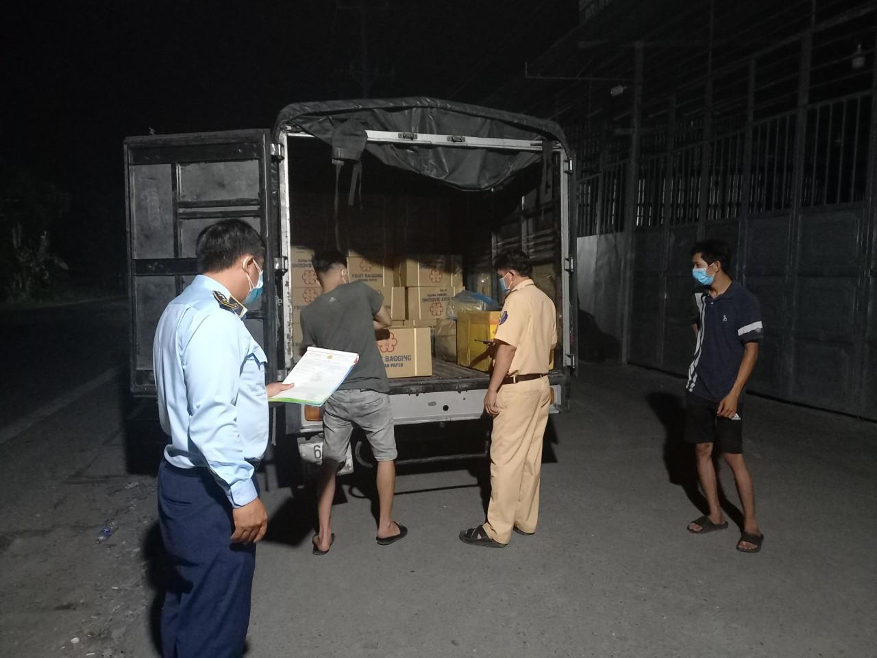 Phát hiện hơn 3.000 lít hóa chất công nghiệp vi phạm vận chuyển qua “luồng xanh”