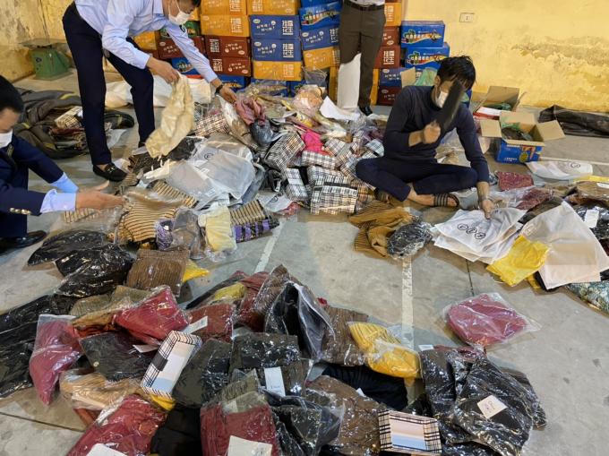 Tiêu hủy hàng nghìn sản phẩm giả mạo thương hiệu nổi tiếng