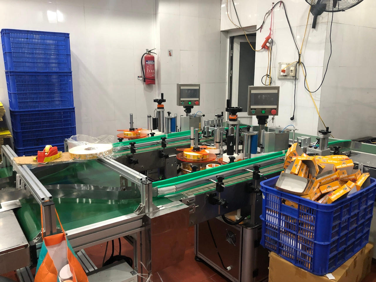 Phát hiện 2 cơ sở sản xuất sa tế tôm có dấu hiệu giả mạo thương hiệu