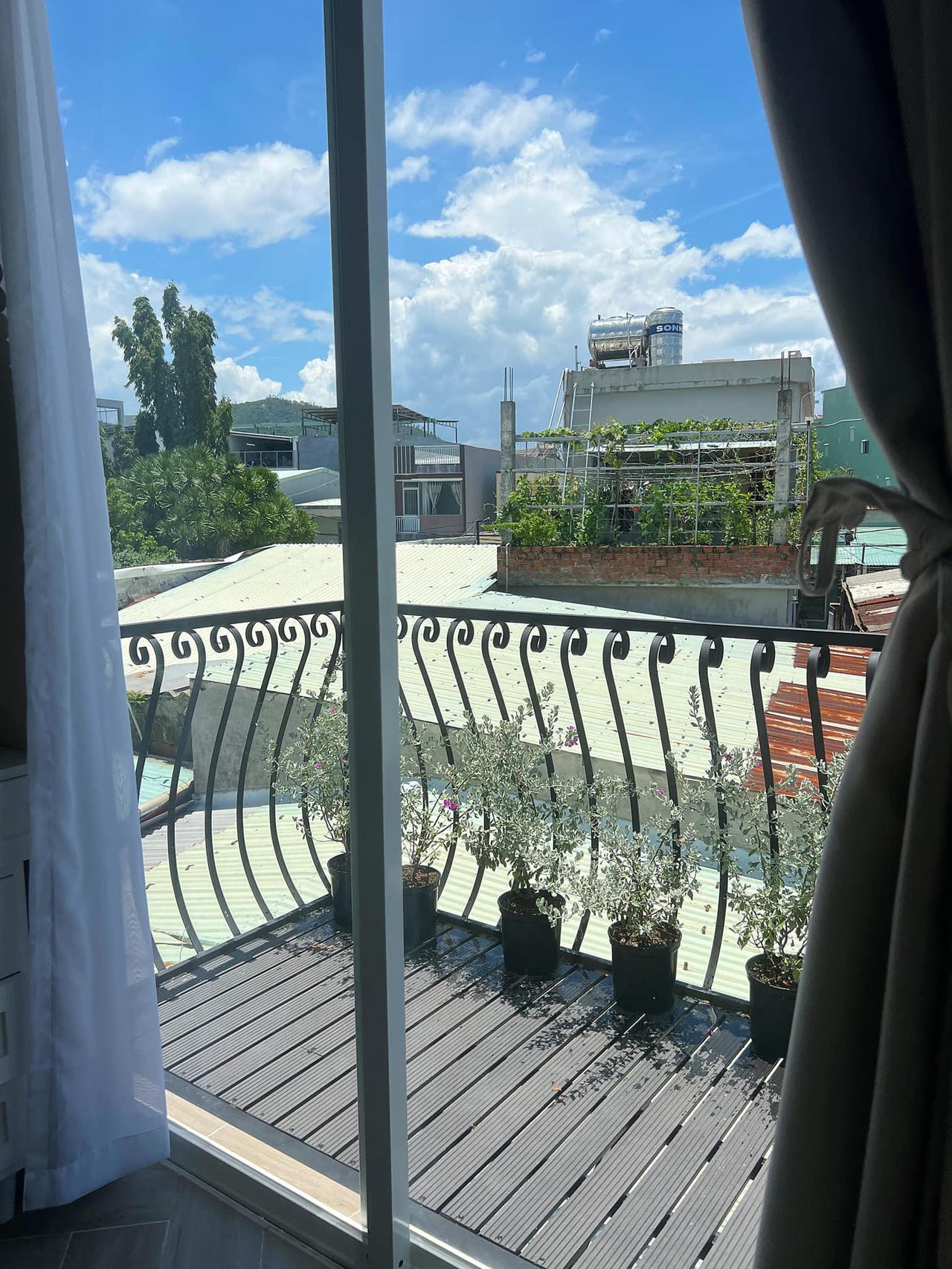 Thất nghiệp, cô gái 9x tự lên ý tưởng thiết kế, xây nhà tặng bố mẹ tuổi xế chiều