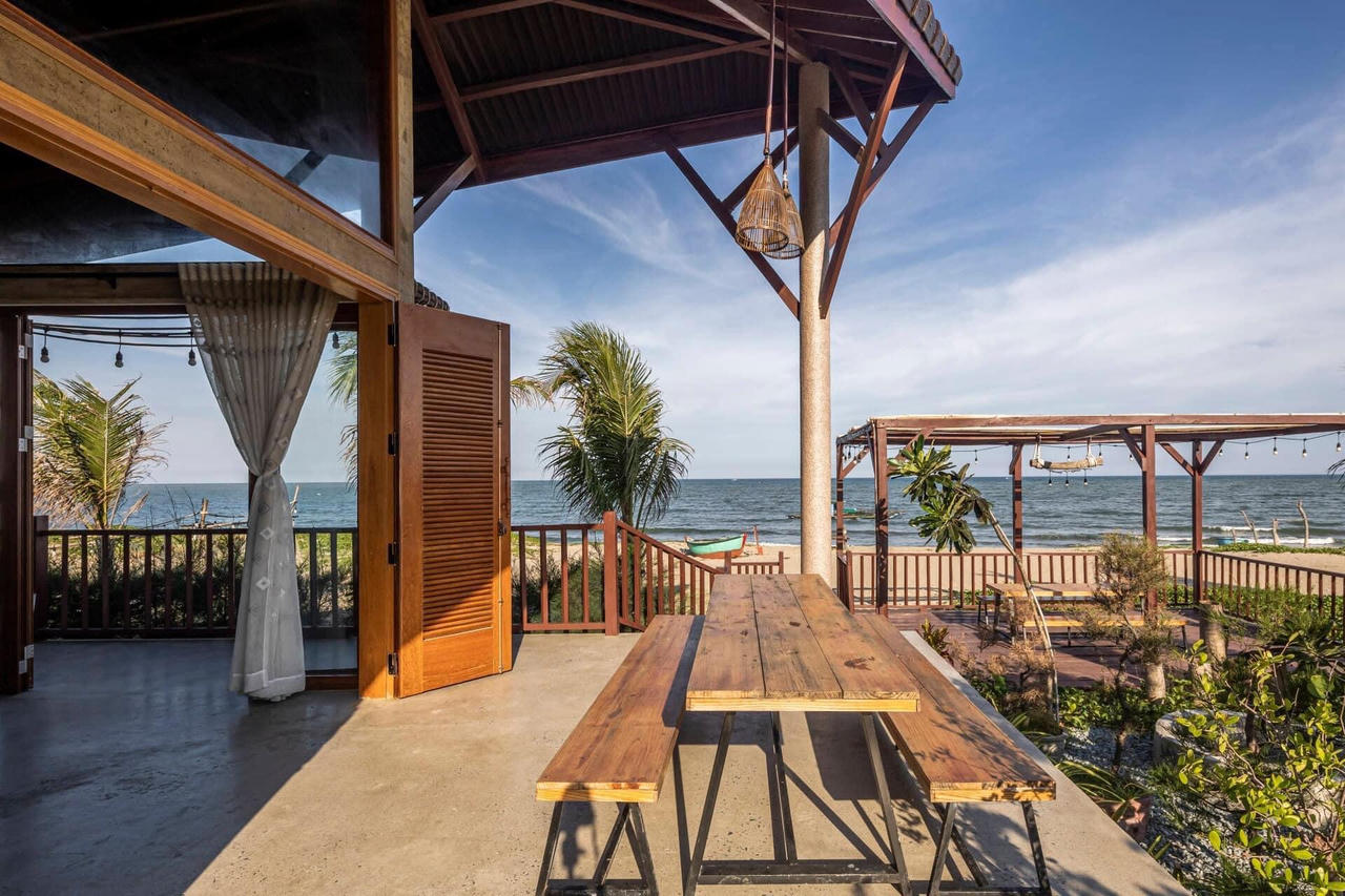 Không gian nhà 1 tầng ở Phan Rang gợi nhớ tuổi thơ của gia chủ xóm chài ven biển