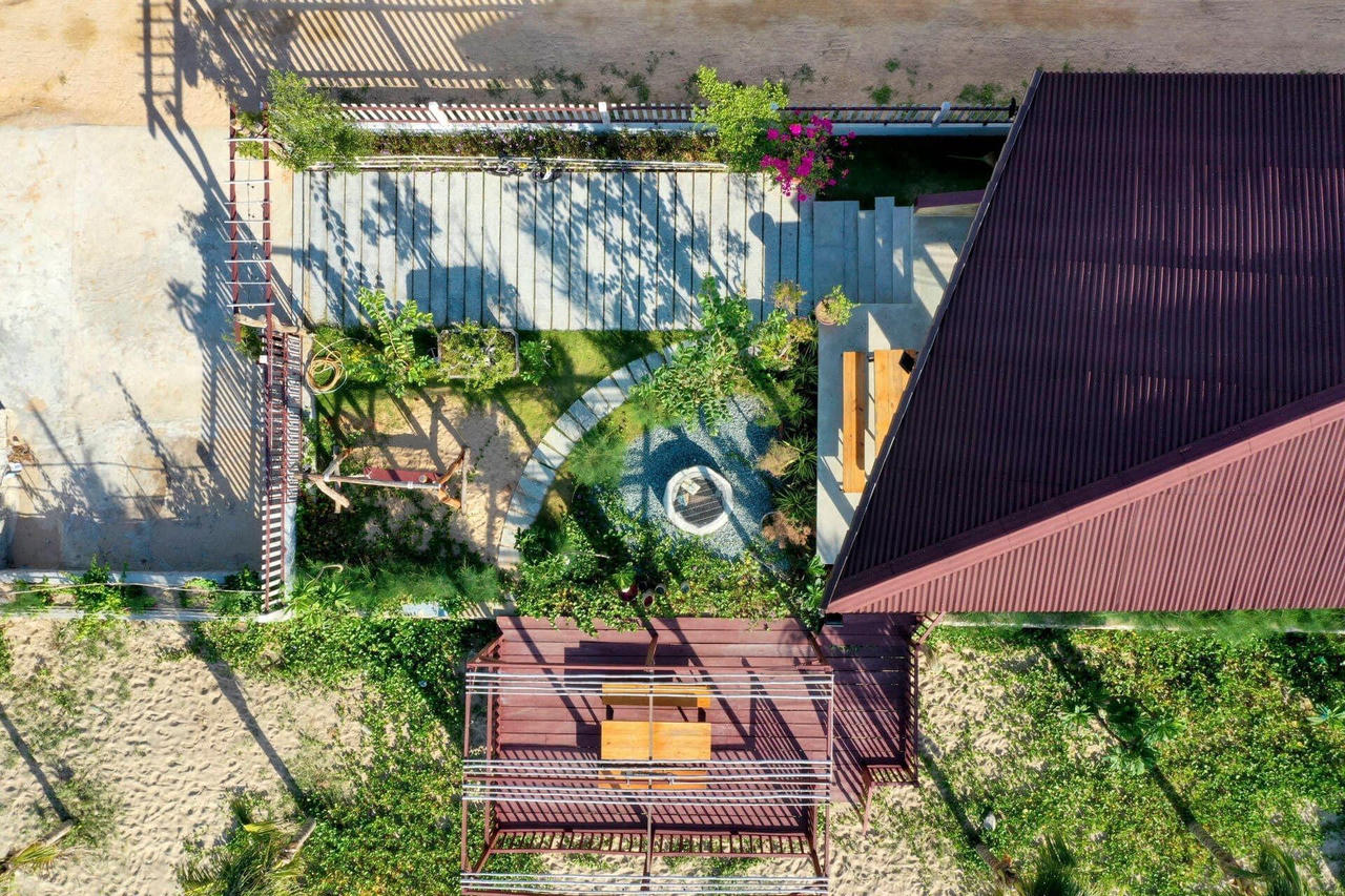 Không gian nhà 1 tầng ở Phan Rang gợi nhớ tuổi thơ của gia chủ xóm chài ven biển