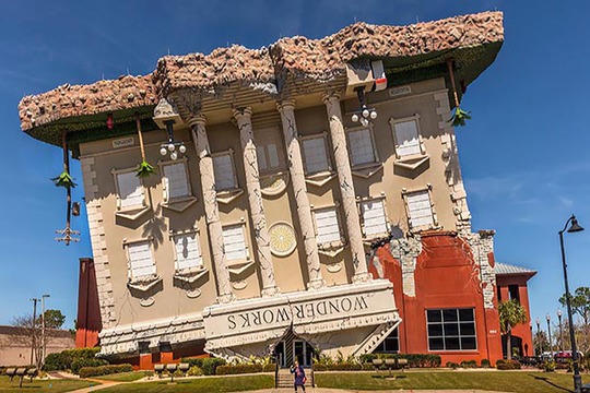 Những ngôi nhà lộn ngược có kiến trúc độc đáo trên thế giới