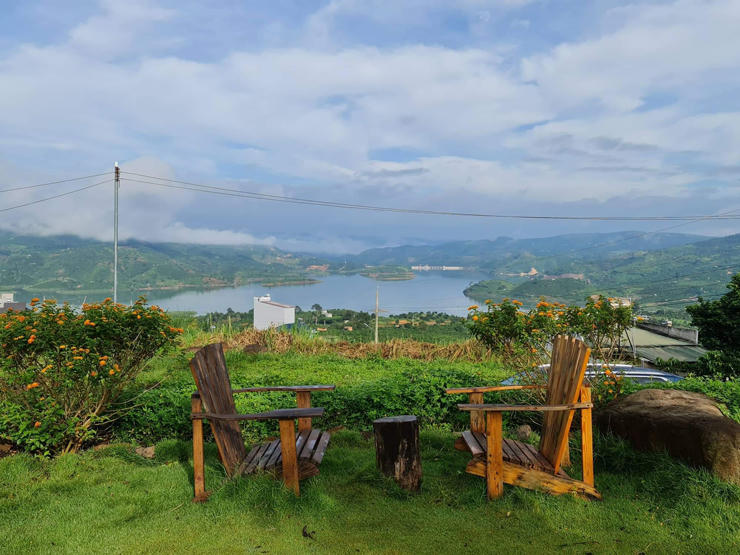 Ngôi nhà đẹp hút hồn, có cả bể bơi mà chi phí xây chưa đến 1 tỷ đồng