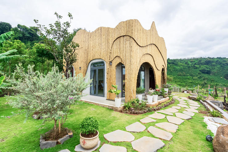 Ngôi nhà đẹp hút hồn, có cả bể bơi mà chi phí xây chưa đến 1 tỷ đồng