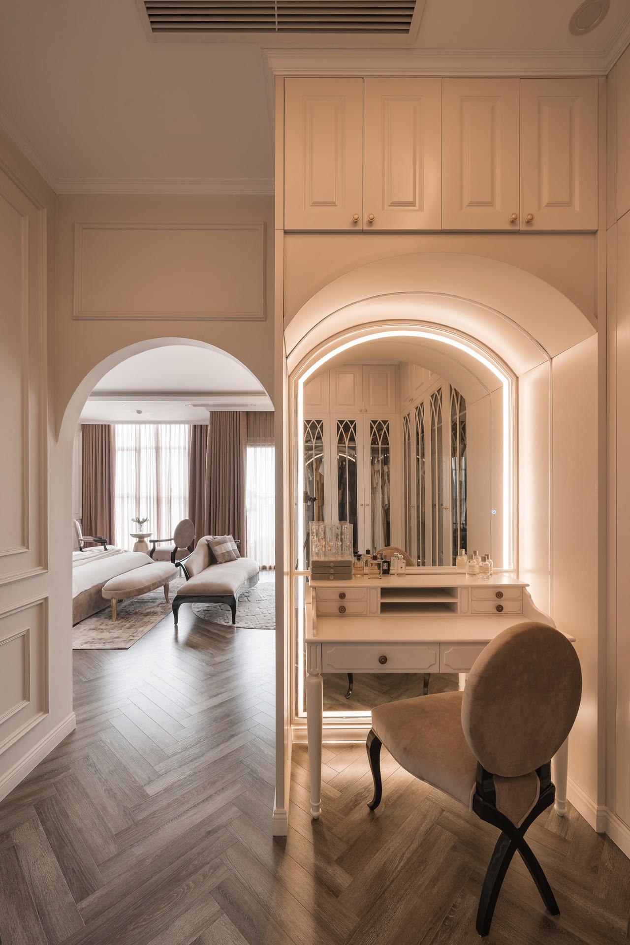 Chiêm ngưỡng căn hộ với phong cách hoàng gia giữa lòng Hà Nội