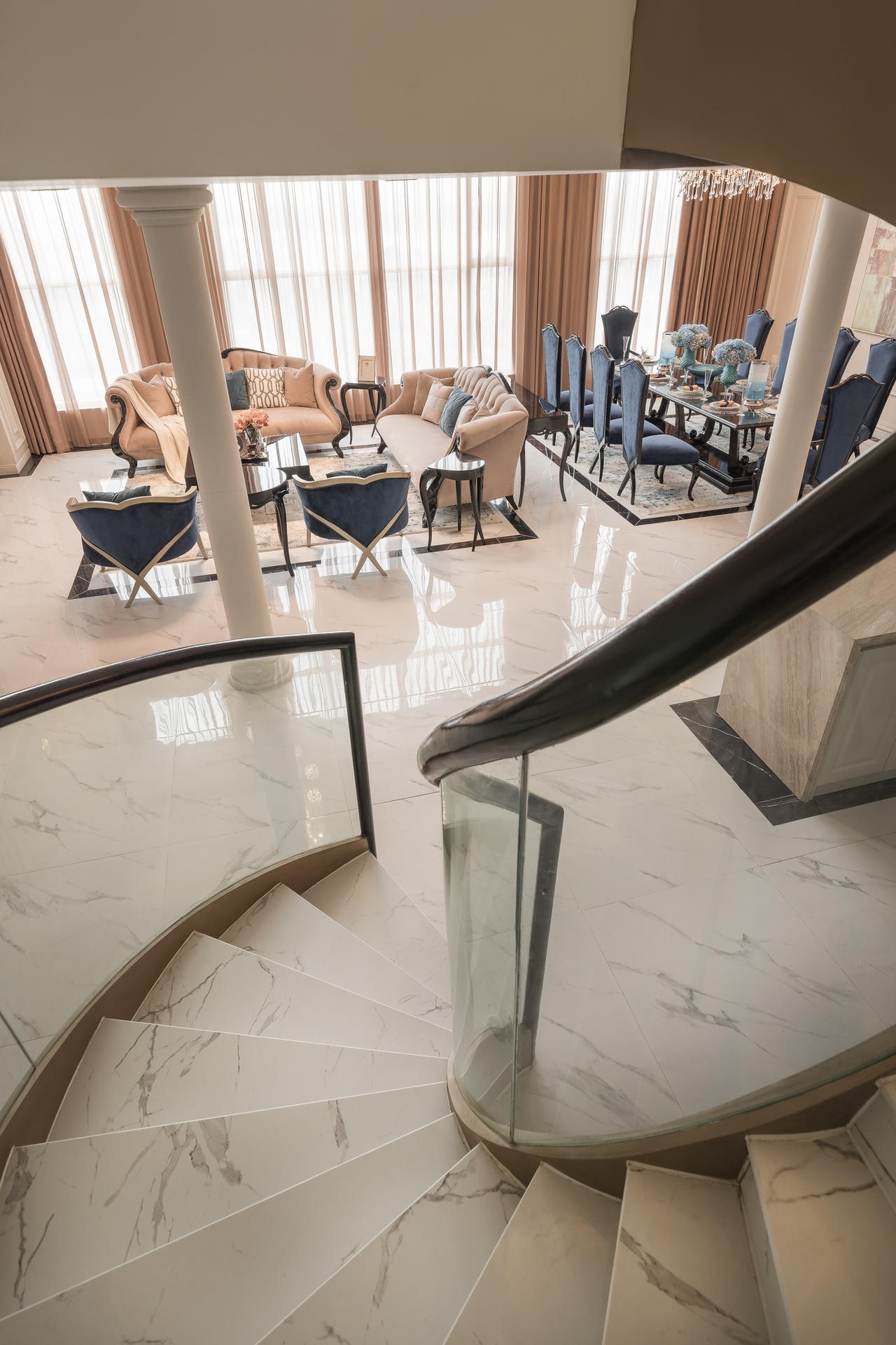 Chiêm ngưỡng căn hộ với phong cách hoàng gia giữa lòng Hà Nội