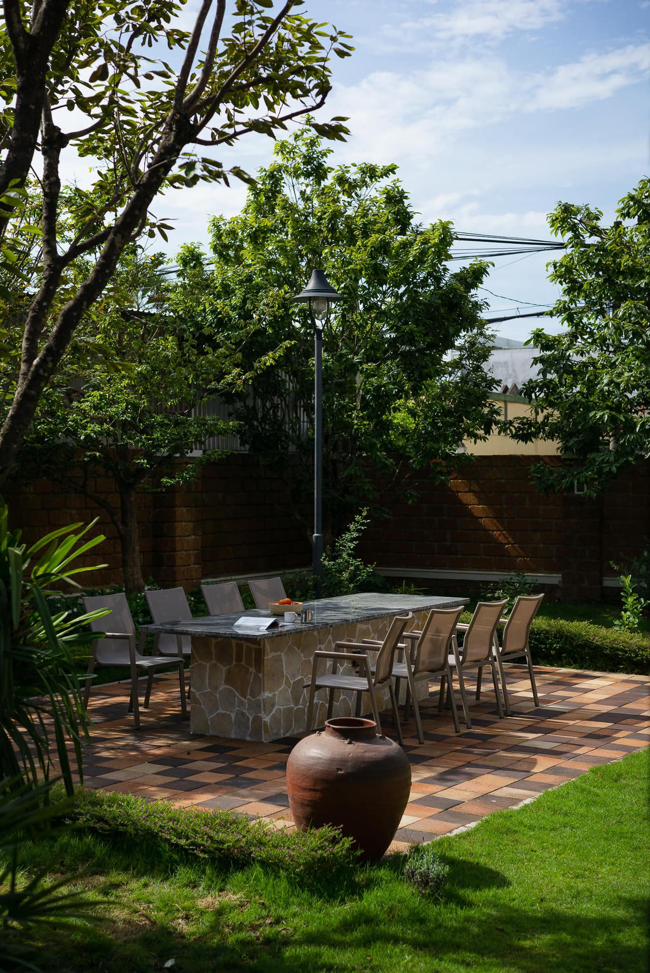 Ngỡ ngàng trước ngôi nhà sàn khi được cải tạo sau 18 năm bị “lãng quên”