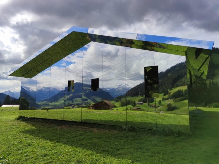 Kinh ngạc với căn nhà có "thuật tàng hình", tự biến đổi theo cảnh quan