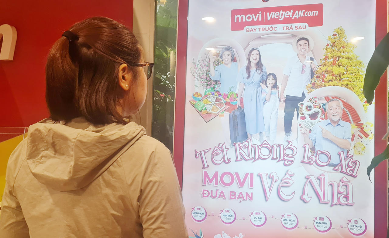 Người lao động 'dễ thở' hơn với vé máy bay trả góp