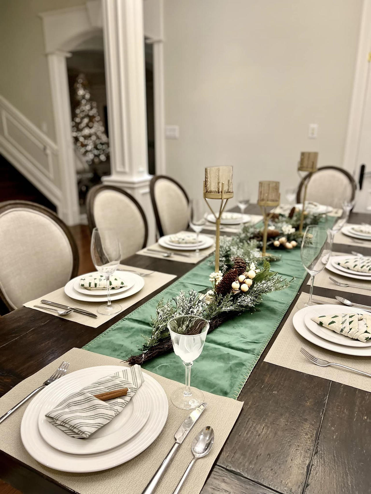 Chiêm ngưỡng ngôi nhà của vợ chồng người Việt tại thành phố đông dân và đắt đỏ bậc nhất Canada