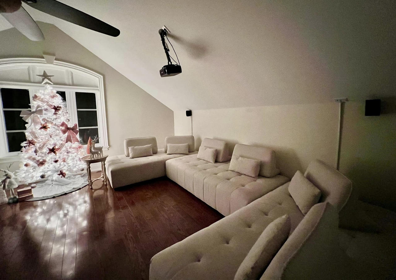 Chiêm ngưỡng ngôi nhà của vợ chồng người Việt tại thành phố đông dân và đắt đỏ bậc nhất Canada