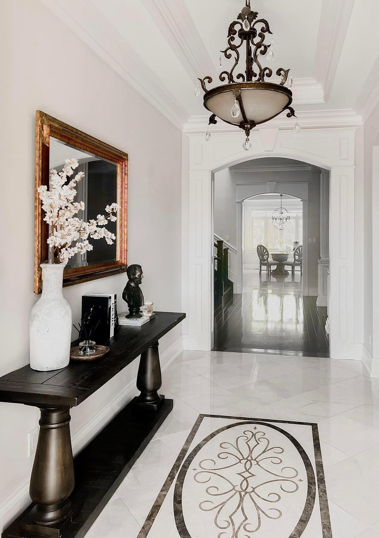 Chiêm ngưỡng ngôi nhà của vợ chồng người Việt tại thành phố đông dân và đắt đỏ bậc nhất Canada