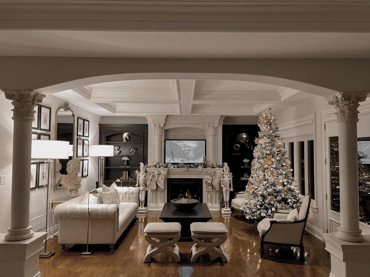 Chiêm ngưỡng ngôi nhà của vợ chồng người Việt tại thành phố đông dân và đắt đỏ bậc nhất Canada