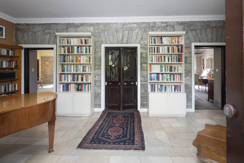 Tòa lâu đài gần 1.000 năm tuổi có giá 2,3 triệu USD