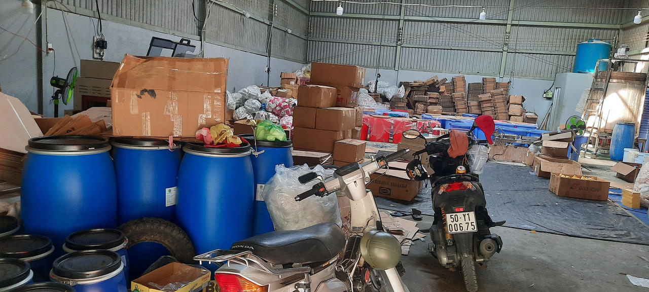 Phát hiện 5 kho chứa và xưởng sản xuất dầu gội giả tại TP HCM