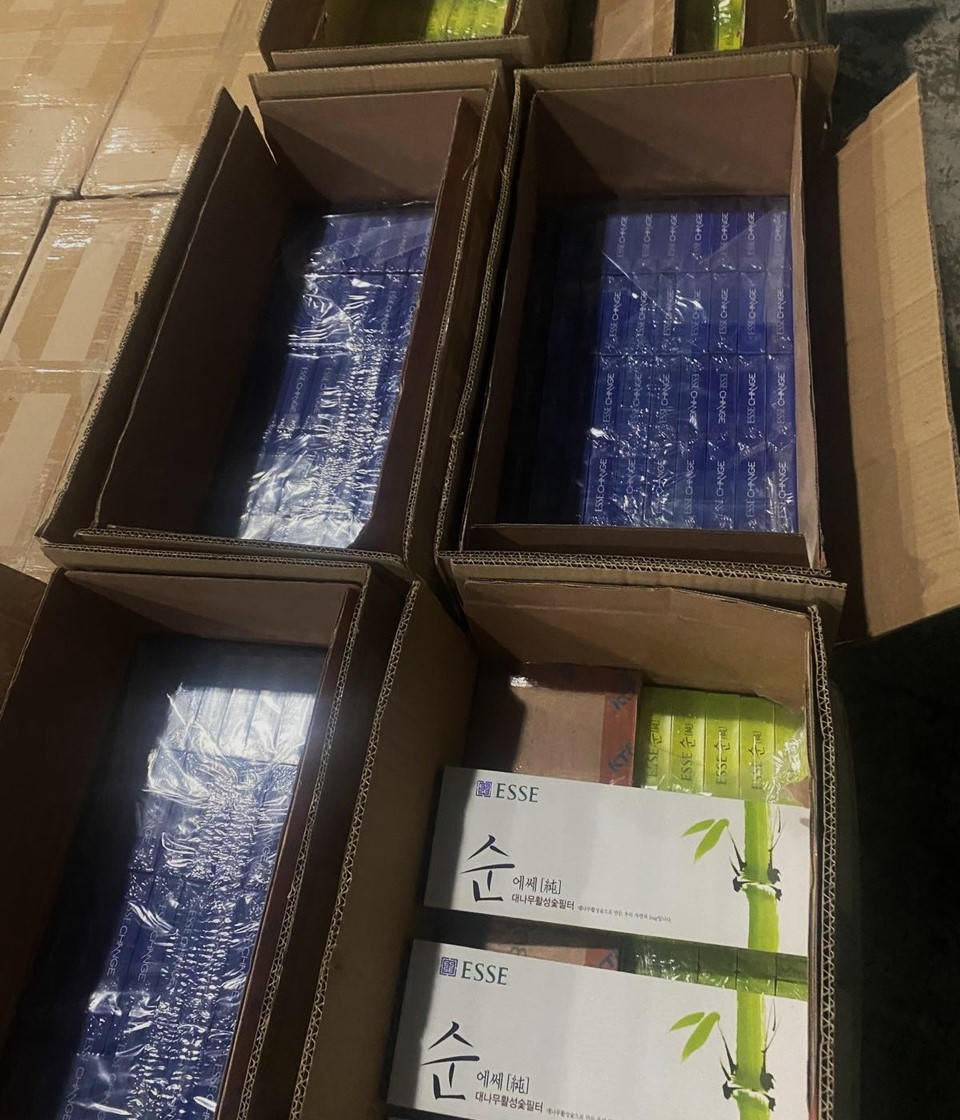 Phát hiện lô thuốc lá lậu hơn 10 tỷ đồng được ngụy trang trong thùng container