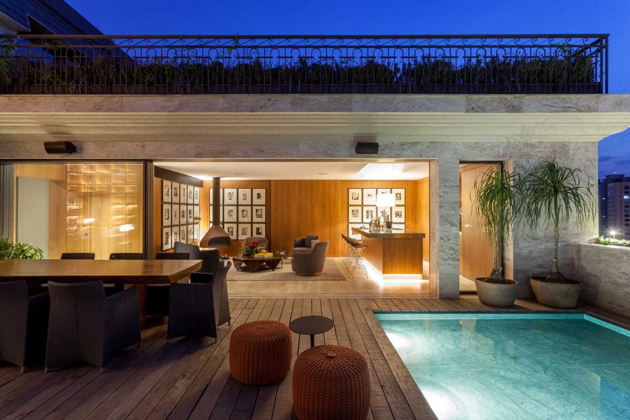 Giá sách treo tường với đèn LED chiếu sáng tạo “nét” cho căn hộ hiện đại