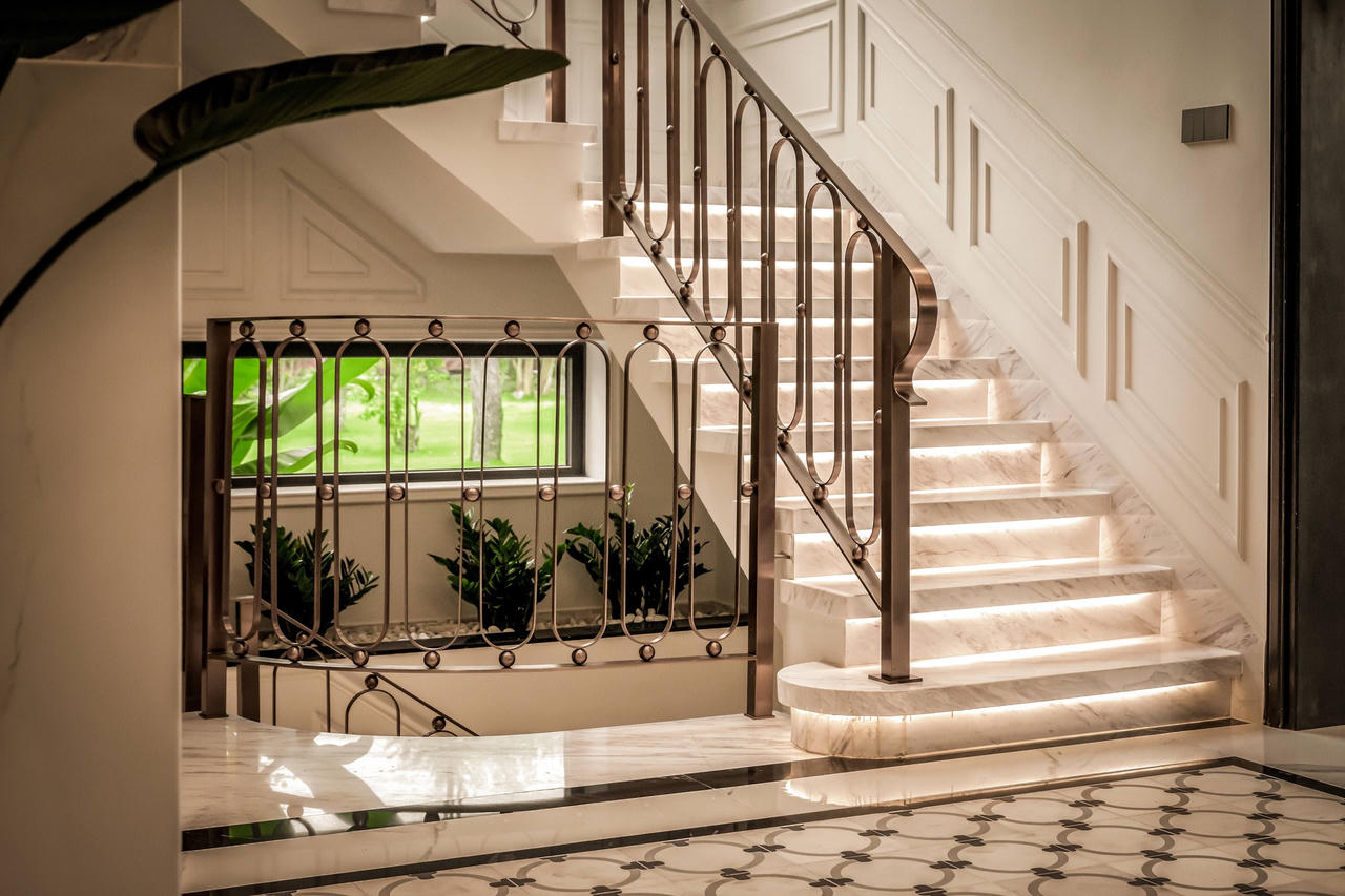 Mang phong cách Neo Classic vào căn villa rộng hơn 1000m2 giữa trung tâm Sài Gòn