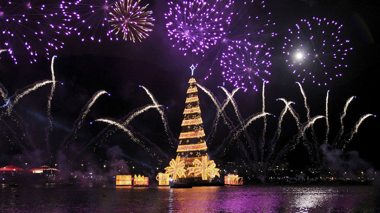 Chiêm ngưỡng không khí Giáng sinh tại những tòa nhà ấn tượng nhất hành tinh