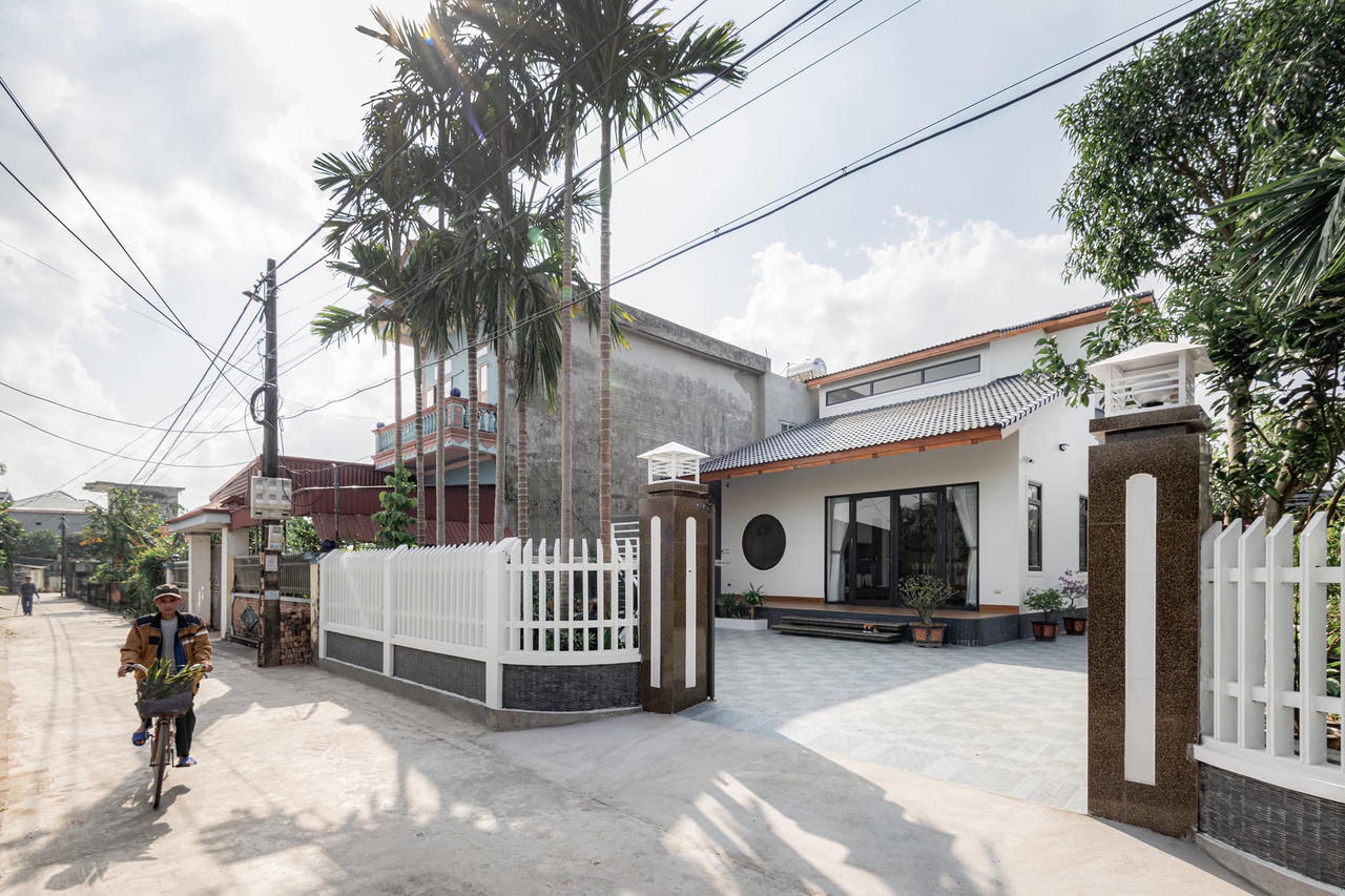 Ngôi nhà mang kiến trúc hiện đại của Nhật Bản và phong cách bình dị của làng quê Việt Nam